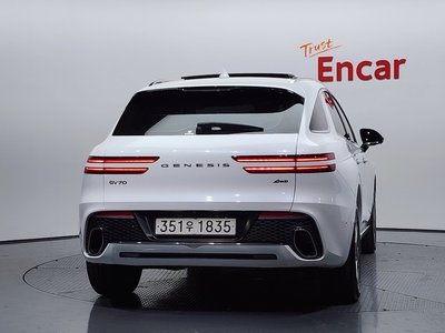 صورة 3 لـ 2022 Genesis GV70