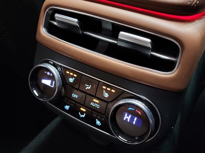 2022 Genesis GV70 — миниатюра 19
