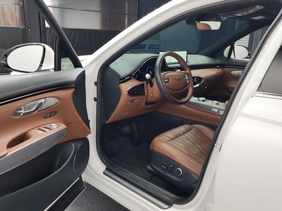 صورة 10 لـ 2022 Genesis GV70