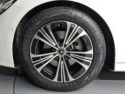 MERCEDES-BENZ E-CLASS - 6