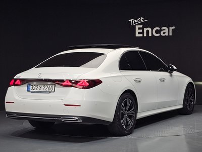 MERCEDES-BENZ E-CLASS - 3