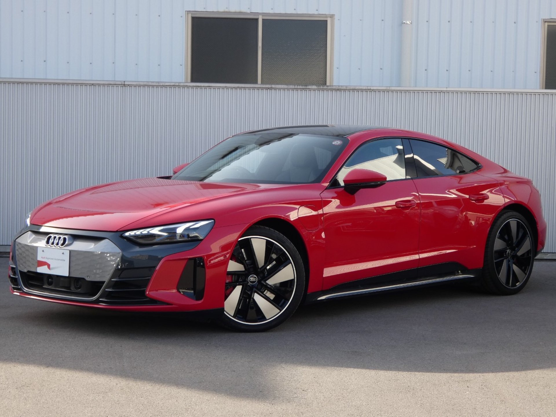 AUDI E-TRON GT QUATTRO - View 1