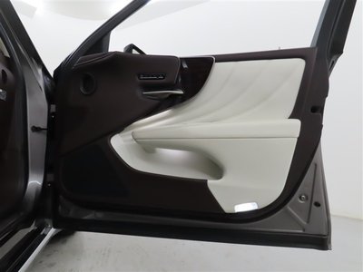 صورة مصغرة 31 لـ 2017 Lexus LS