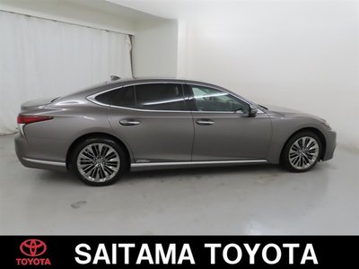 2017 Lexus LS photo 10