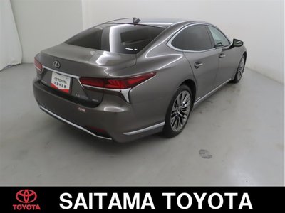 2017 Lexus LS photo 9