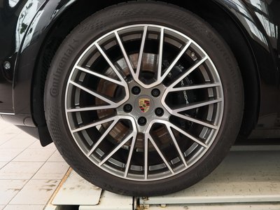 2024 Porsche CAYENNE 照片 9