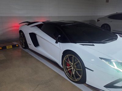 2019 Lamborghini AVENTADOR — фото 5
