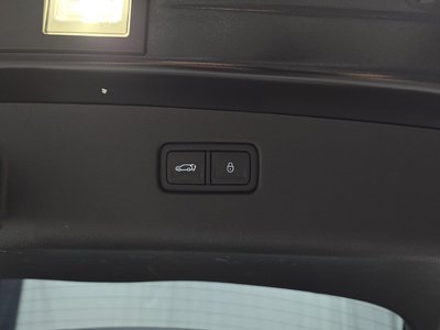 2023 Genesis GV70 — миниатюра 34