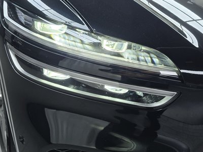 2023 Genesis GV70 photo 9