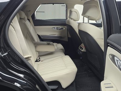 2023 Genesis GV70 — миниатюра 17