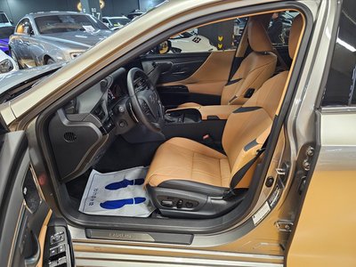 LEXUS ES - 10