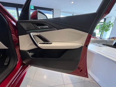 2025 BMW X2 photo 8