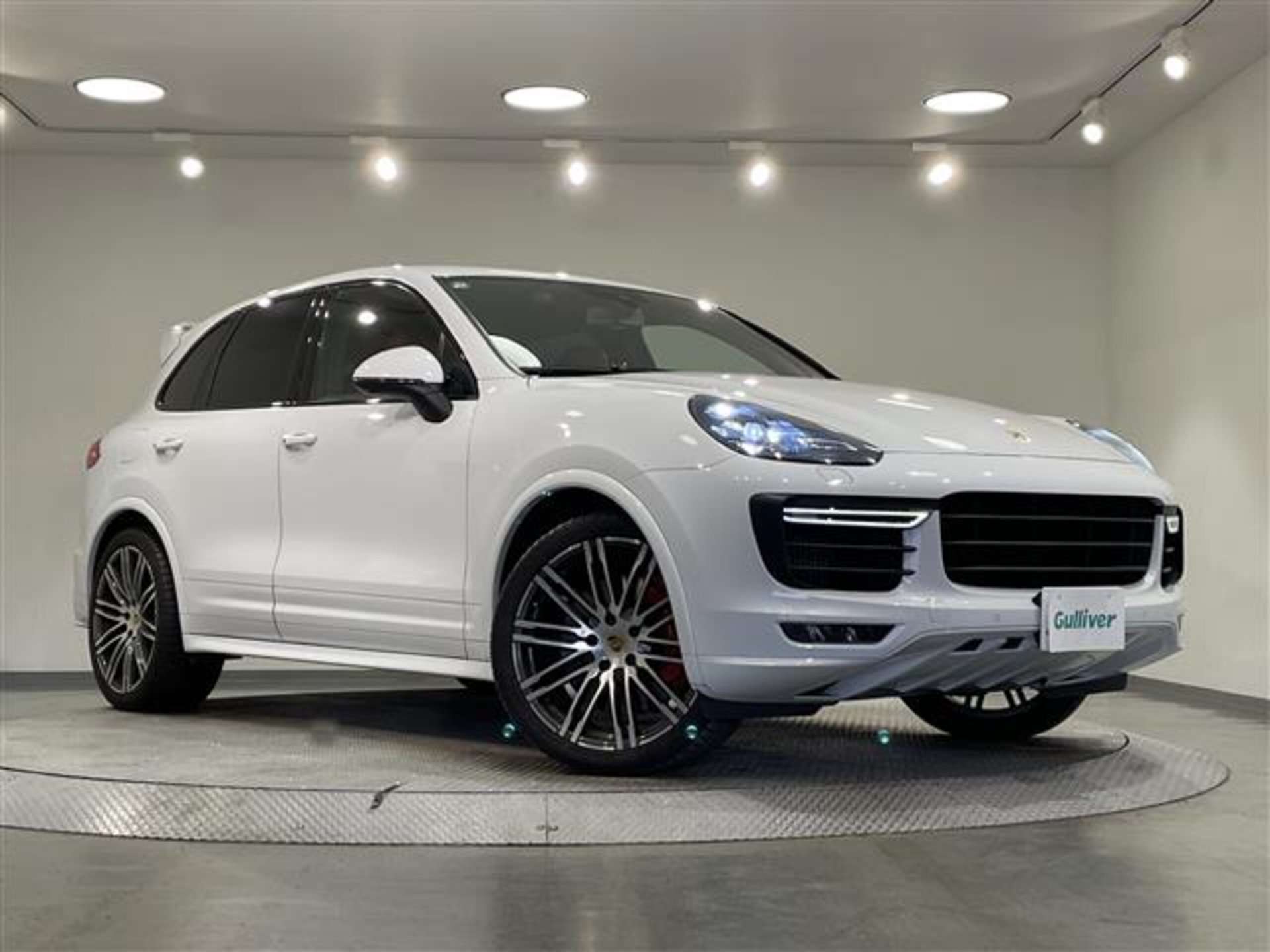 PORSCHE CAYENNE - View 1