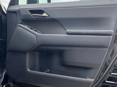 2025 Lexus GX thumbnail 26