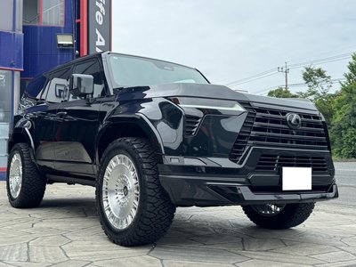 2025 Lexus GX thumbnail 13