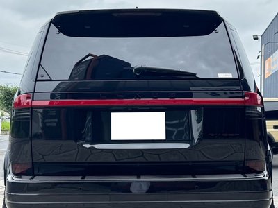 2025 Lexus GX photo 8