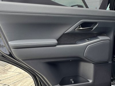 2025 Lexus GX thumbnail 28