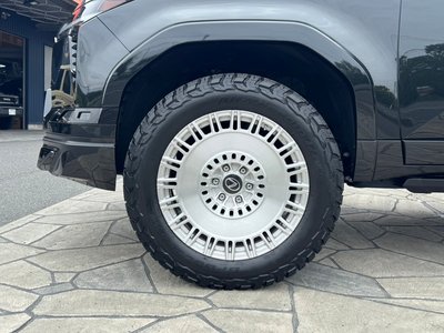 2025 Lexus GX photo 4