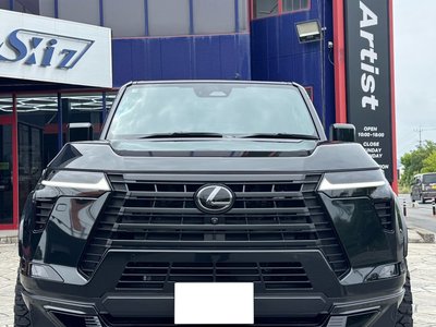 2025 Lexus GX photo 3