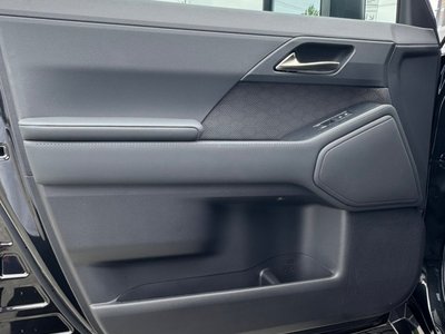 2025 Lexus GX photo 29