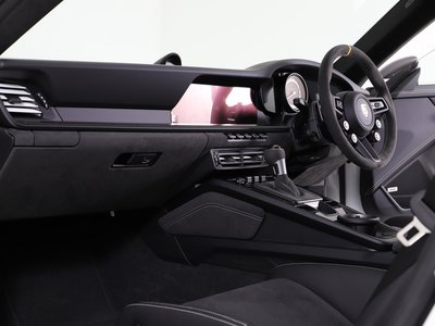 PORSCHE 911 - 9