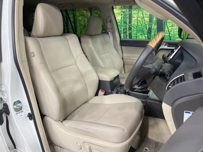 TOYOTA LAND CRUISER PRADO - 9