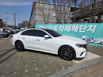 MERCEDES-BENZ E-CLASS - 4