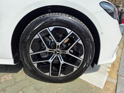 MERCEDES-BENZ E-CLASS - 6