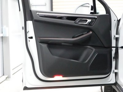 2025 Porsche MACAN 缩略图 19