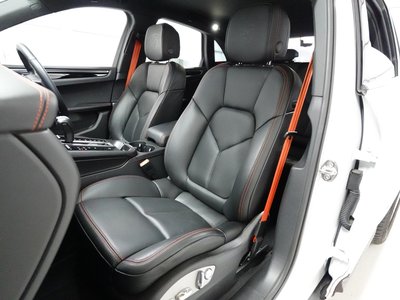 2025 Porsche MACAN 缩略图 17
