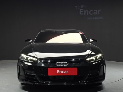 AUDI E-TRON GT - 2