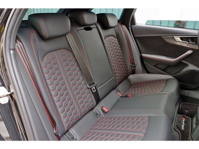 صورة مصغرة 44 لـ 2021 AUDI RS4 AVANT