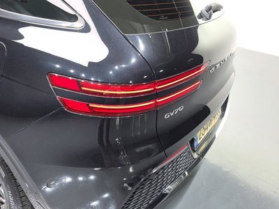 صورة 10 لـ 2021 Genesis GV70