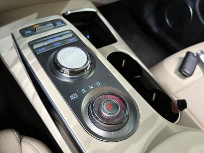 2021 Genesis GV70 thumbnail 12