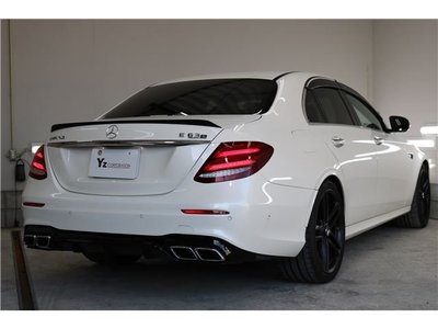 MERCEDES-BENZ E-CLASS - 6