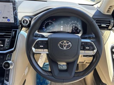 2026 Toyota LAND CRUISER 300 — фото 10