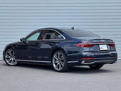 AUDI A8 - 8