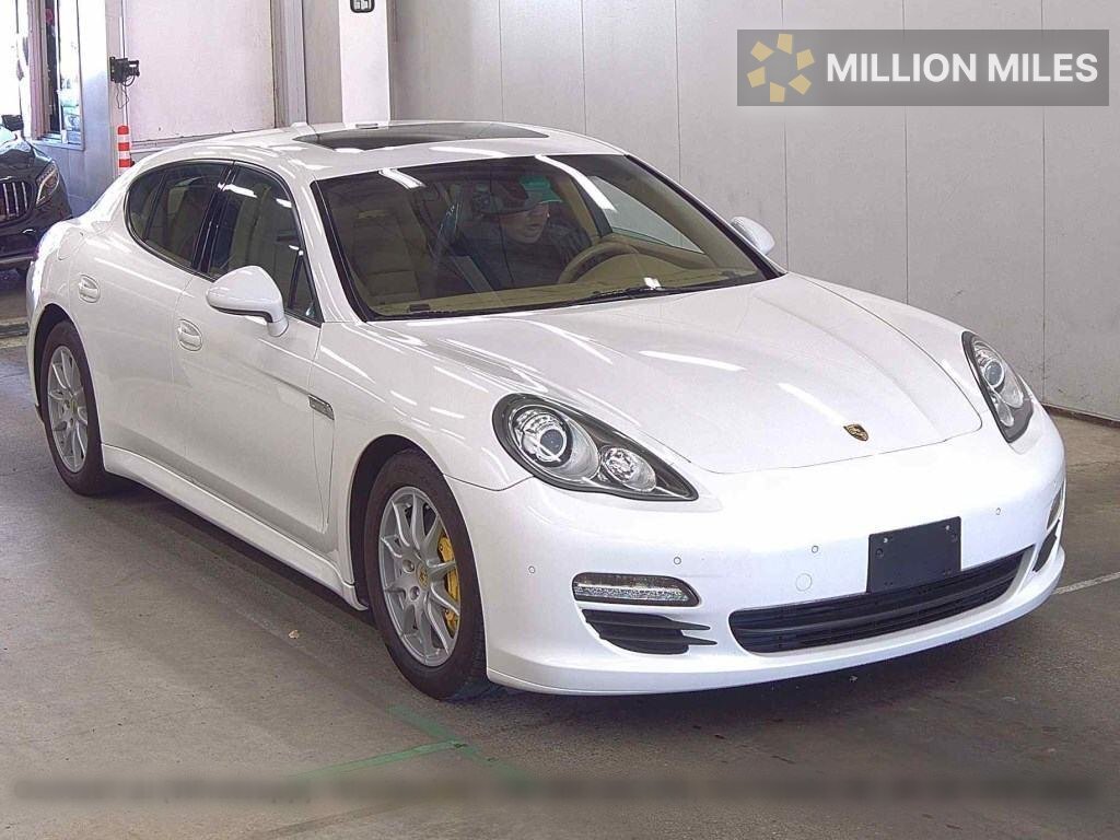 PORSCHE PANAMERA - View 1