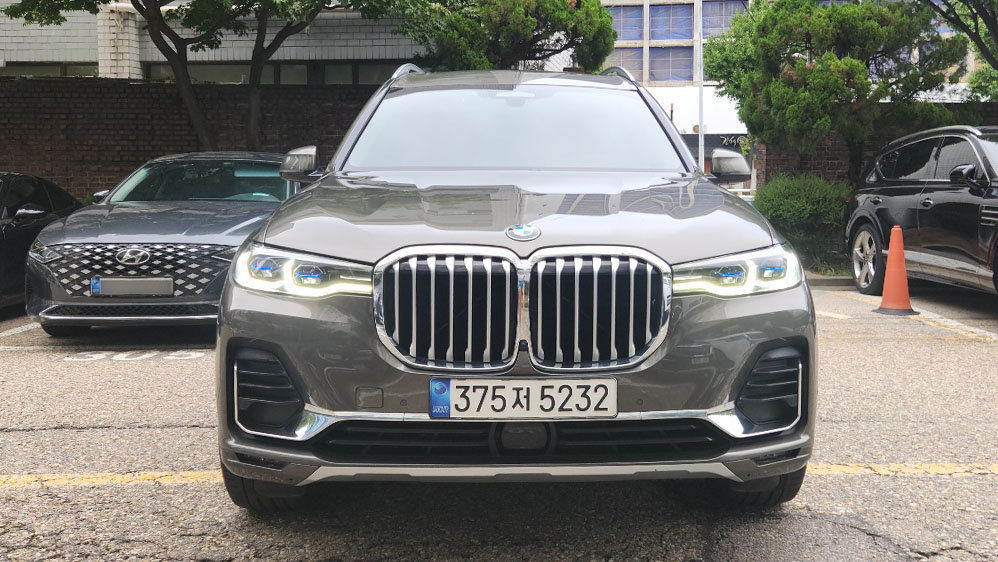 BMW X7 - View 1