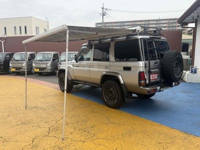 TOYOTA LAND CRUISER 70 - 9