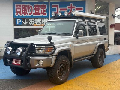 TOYOTA LAND CRUISER 70 - 2