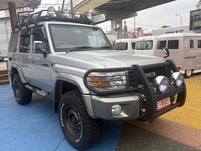 TOYOTA LAND CRUISER 70 - 4
