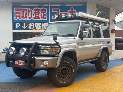 TOYOTA LAND CRUISER 70 - 1