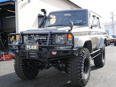 TOYOTA LAND CRUISER - 9