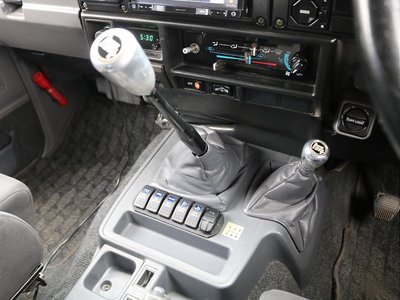 TOYOTA LAND CRUISER - 3