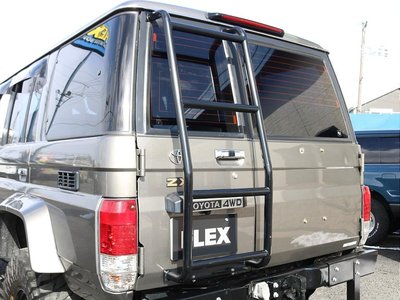 TOYOTA LAND CRUISER - 10