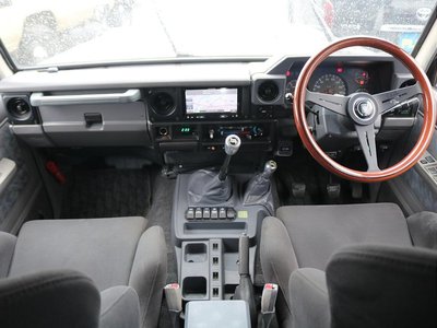 TOYOTA LAND CRUISER - 2