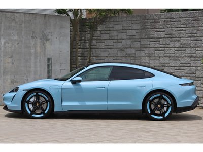 2022 Porsche TAYCAN thumbnail 23