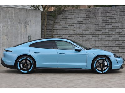 2022 Porsche TAYCAN photo 7