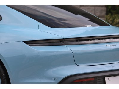 2022 Porsche TAYCAN thumbnail 33